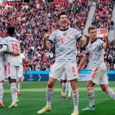 Tre datakonger af aktiv fodbold